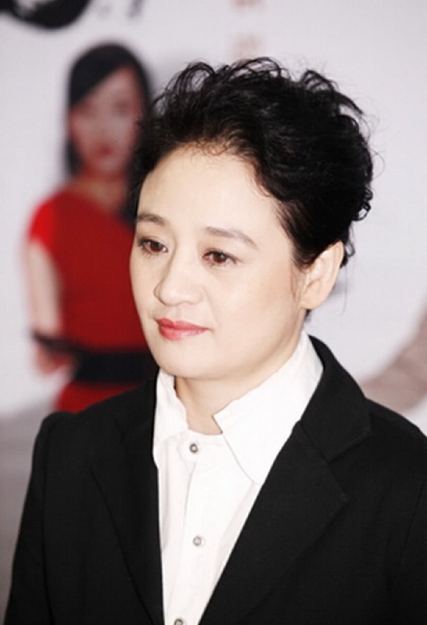 曾是中戏最美校花,男友却因吸毒自杀,两段失败婚姻不敢再结婚!