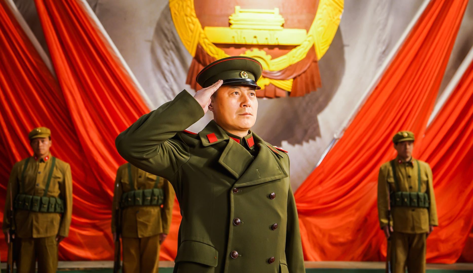 《那些年我们正年轻》迎收官任程伟传递中国魂,正能量