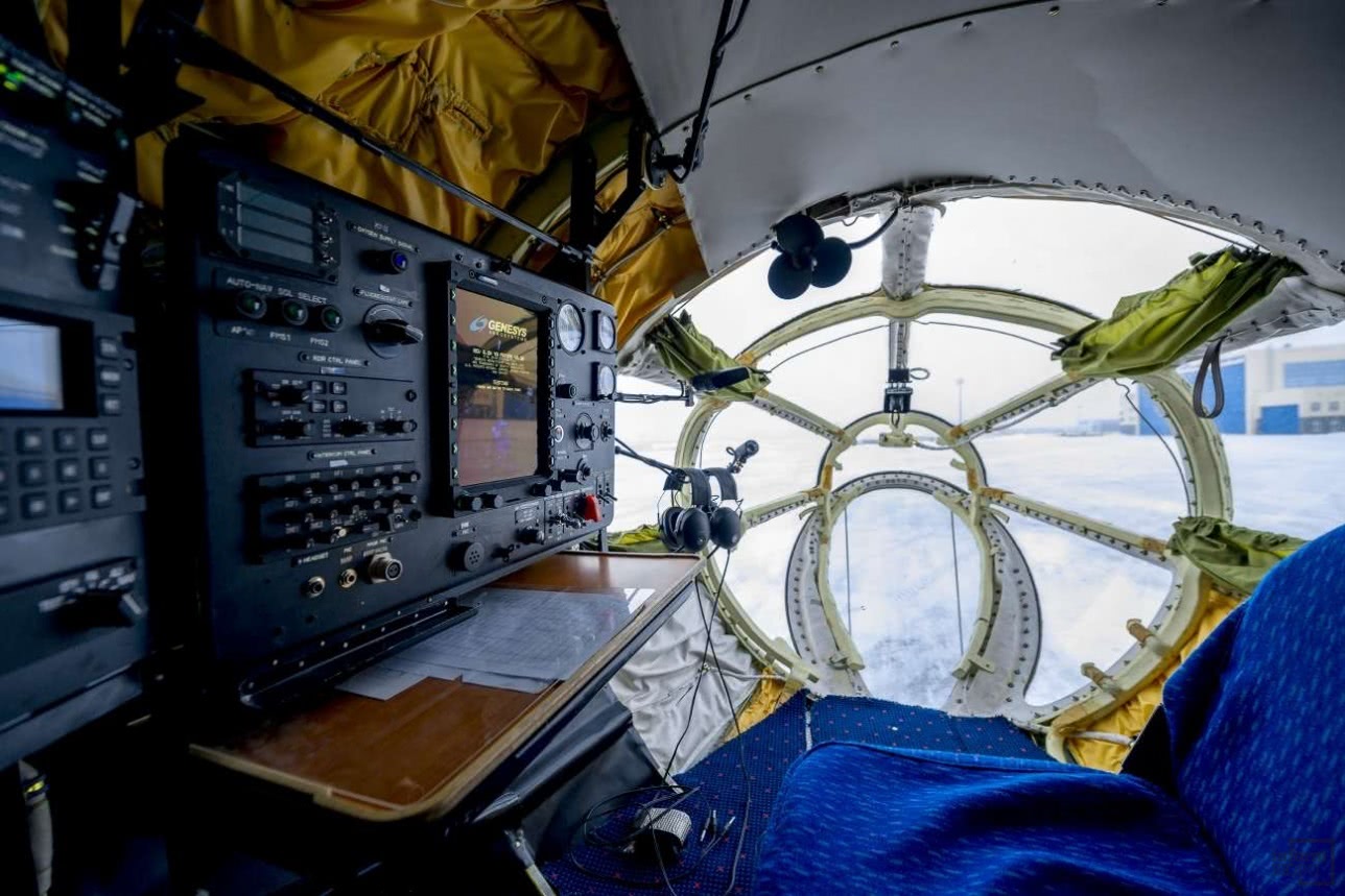 哈萨克斯坦炫耀新买的运8飞机:"中国造"就是这么高大上!