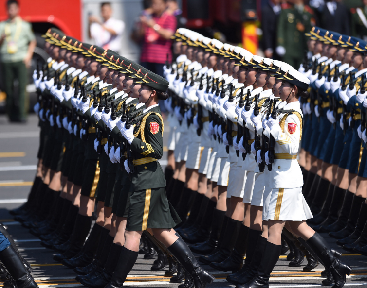 三军仪仗队美女如云,超过一半都是单身!