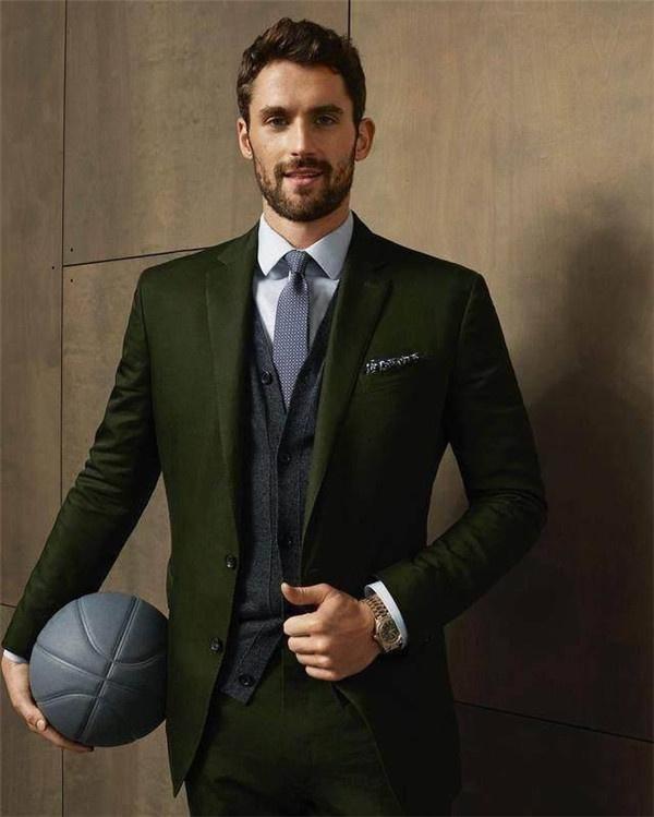 乐福乐福在森林狼时乐福还是个小胖墩,到了骑士队或许在詹姆斯身边