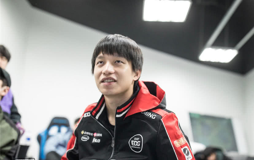 edg厂长的人气有多高?全世界遍地都有猪仔!