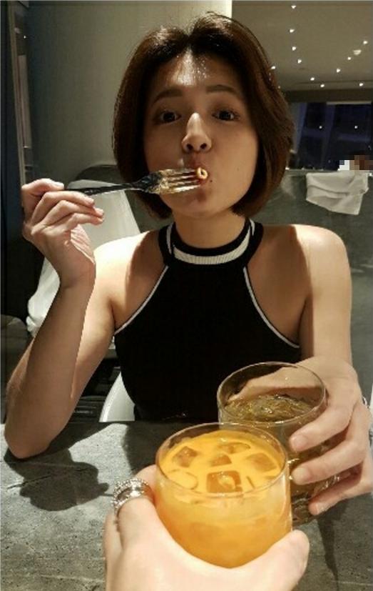 林瑞阳前妻近照首曝光!保养得当49岁仍貌美,一双儿女颜值强大!