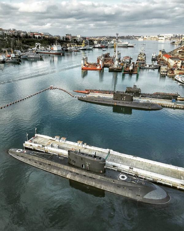 该基地也是俄罗斯黑海舰队司令部所在地