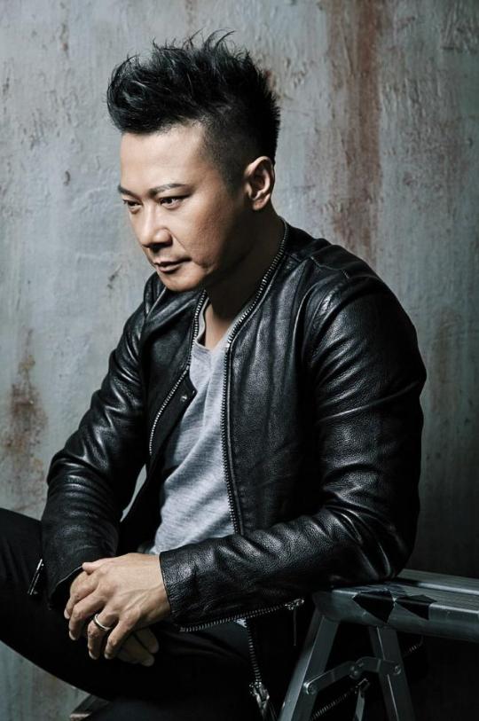 如今比"成家班","洪家班"更猛的班底,创立人是个"古惑仔"