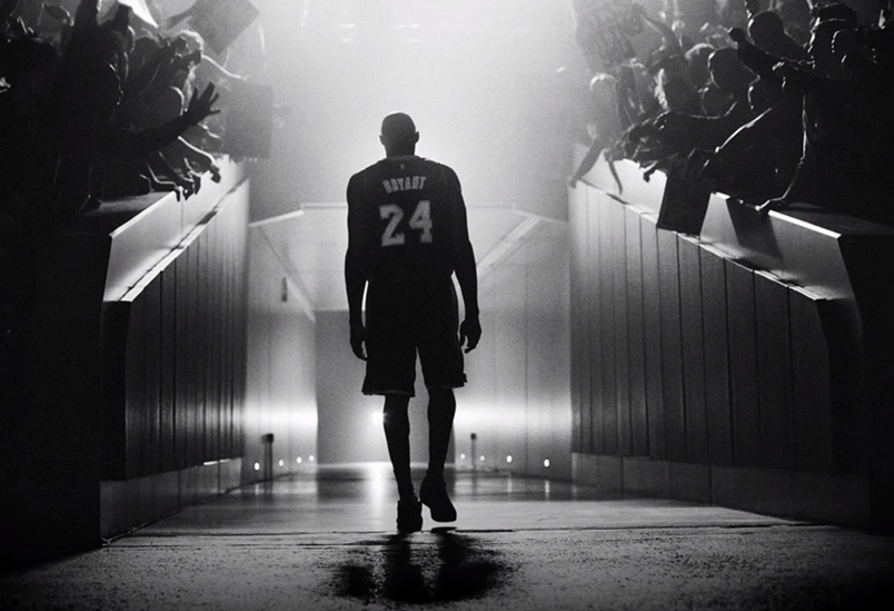 科比退役有多震撼?地铁站更名"科比站",绿军赠科比一块地板