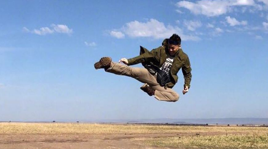 甄子丹非洲腾空一踢证明了自己说的:没有怕老婆的男人,只有尊重