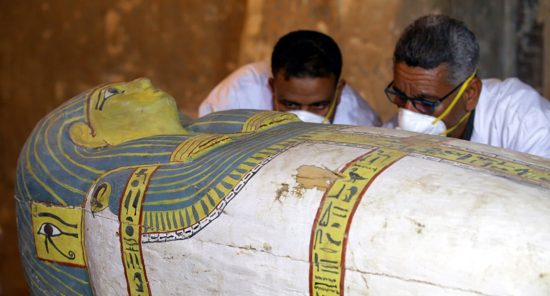 的陵墓里,一具保存完好的木乃伊正安睡在石棺里,等待揭开神秘的面纱