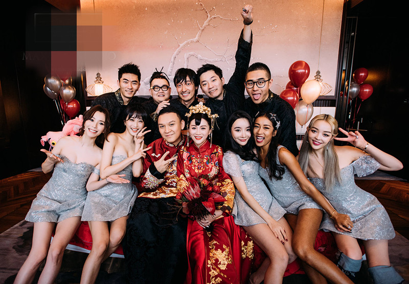 李嘉格婚礼伴娘团吉克隽逸黄雅莉陈冰成中国好声音最豪华伴娘团