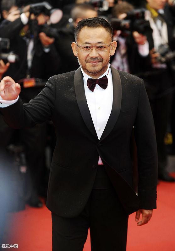 才开口说话,先后爆了两次中戏都没有被录取,而哥哥姜文正是从中戏毕业