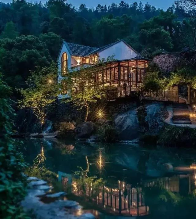 温州市瓯海区盘垟村原始古朴的石墙民居,光滑的石板古道,且地处大罗山