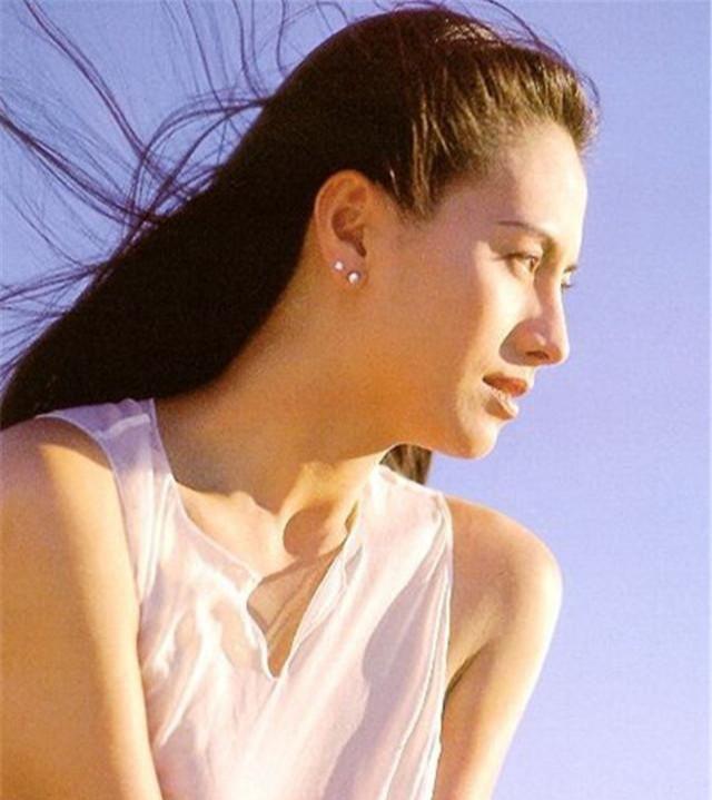 田丽蒙太一些老一辈的女明星虽然老了,但是,她们年轻的时候非常好看