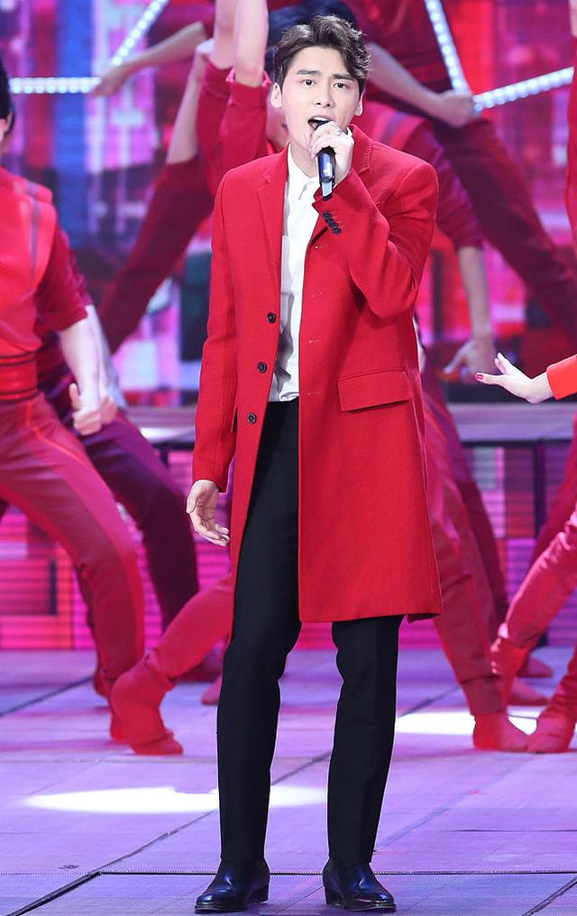 杨洋陈伟霆张艺兴获邀参加央视春晚朱一龙和李易峰二审通过