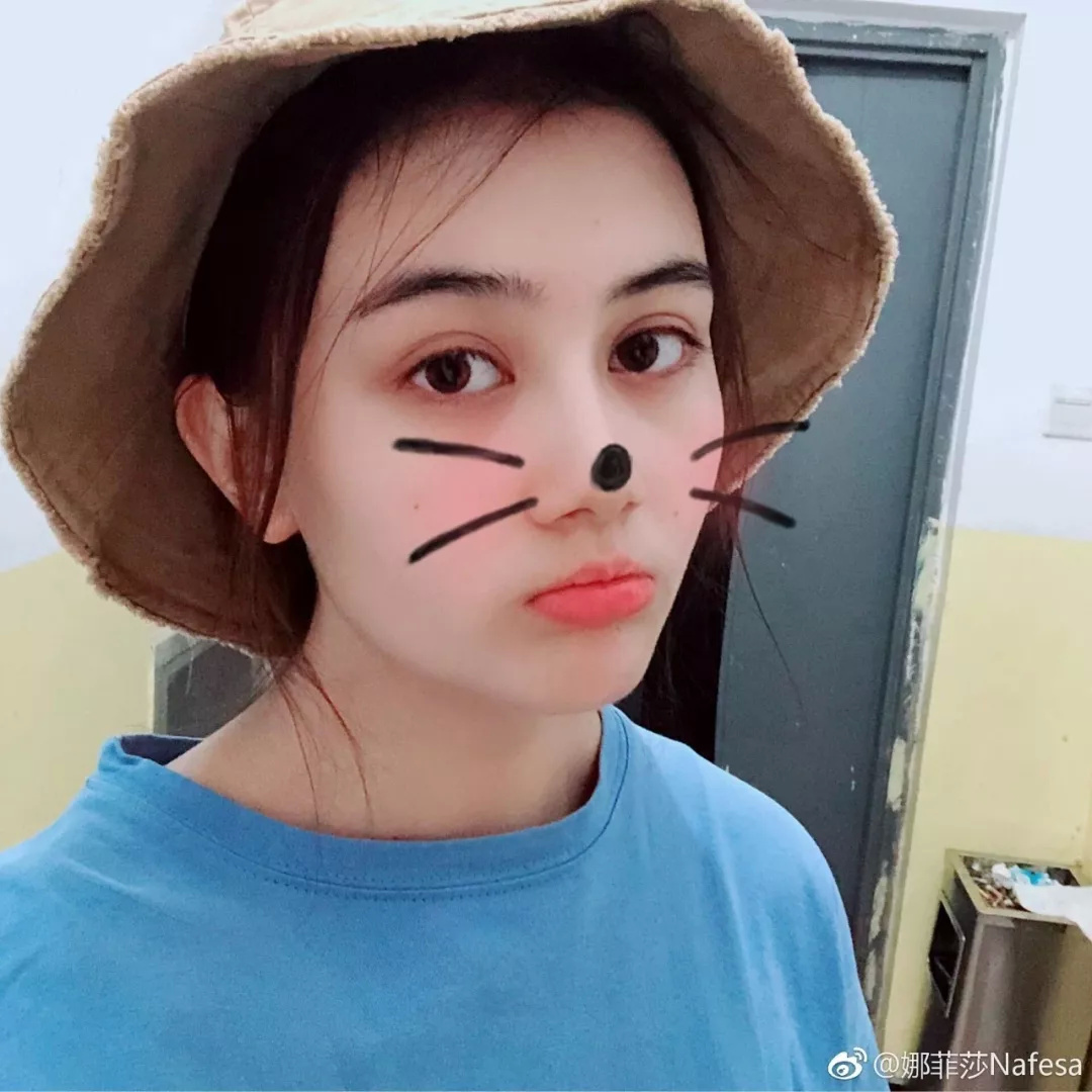 中戏18级表演系娜菲莎:她的故事就是真实版"追星女孩图鉴"