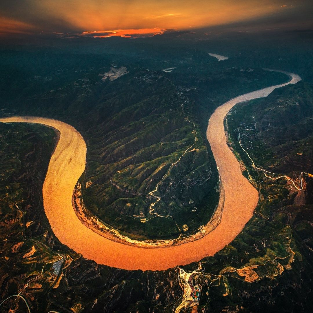 黄河九十九道弯,最美莫过乾坤湾,夕阳西下更胜一筹