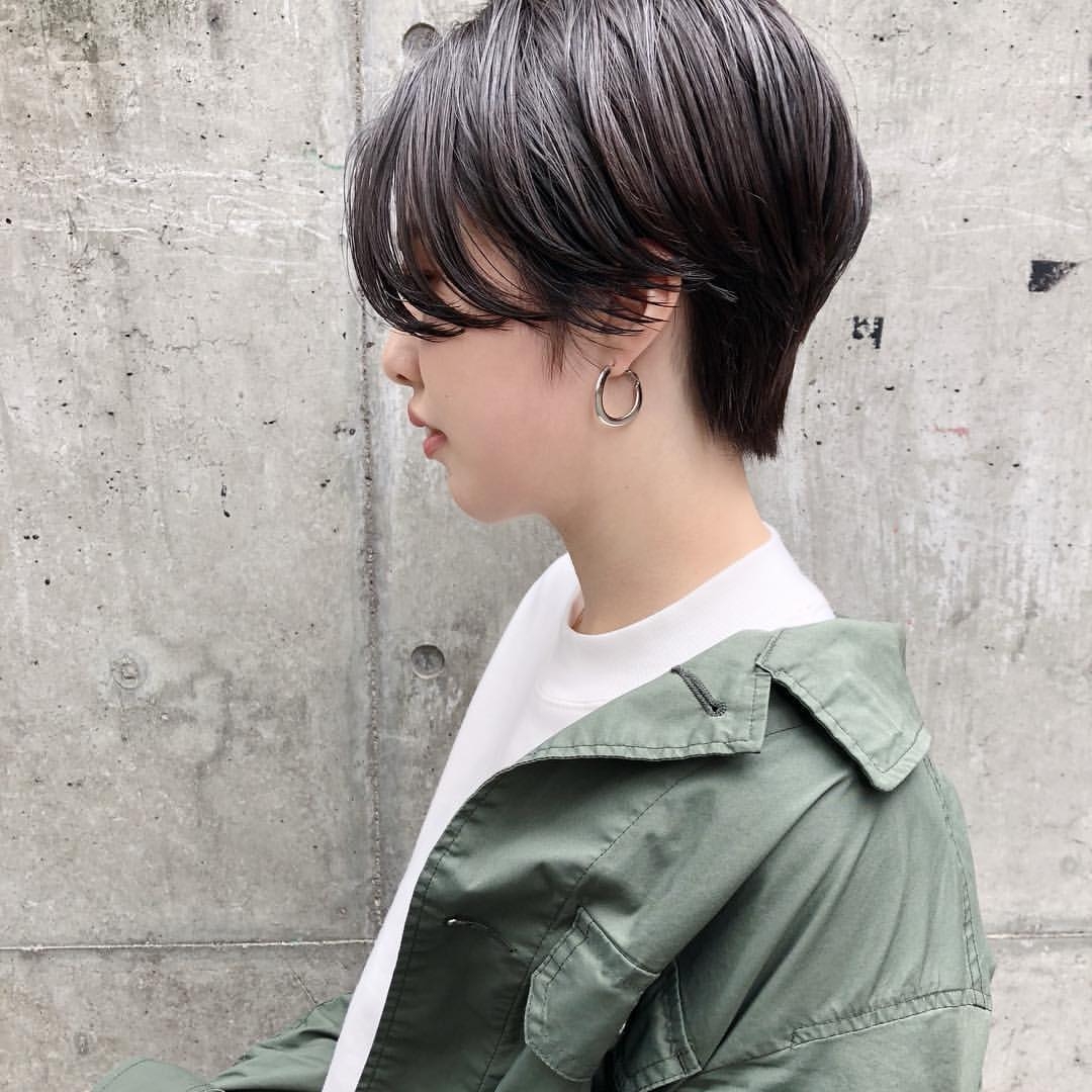中分的短发今年最受欢迎