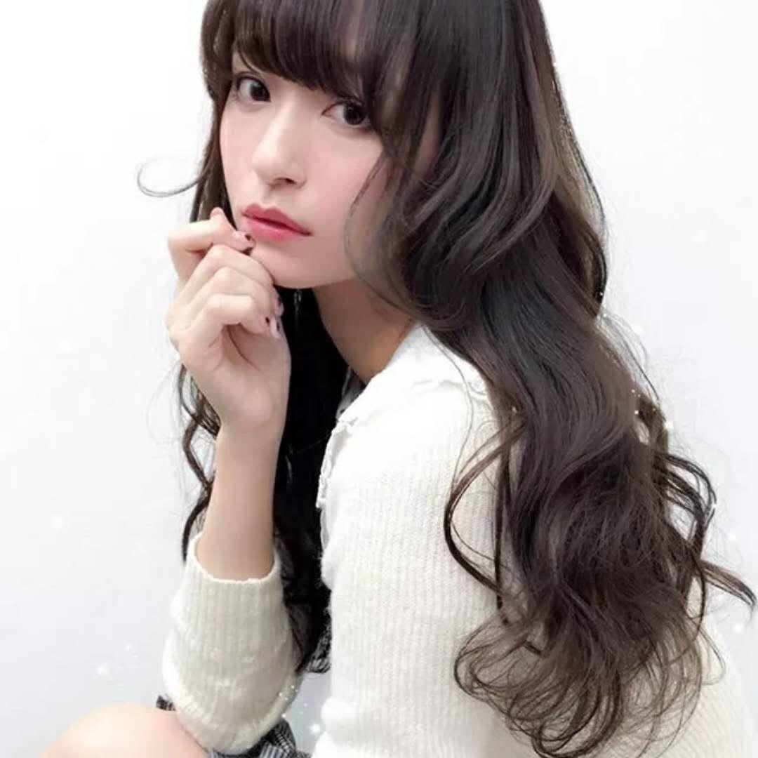 头发超多的长发适合烫羊毛卷吗?有适合的发型推荐吗?