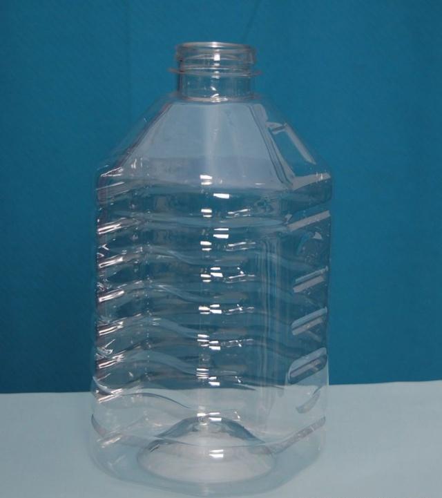 白酒装在塑料瓶里,时间久了还能喝吗?能不能长时间存放呢?