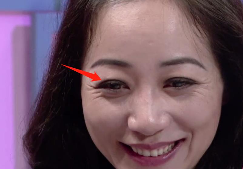 韩雪被费启鸣逗笑,脸上皱纹乍现,看到睫毛根部戴景耀该哭了