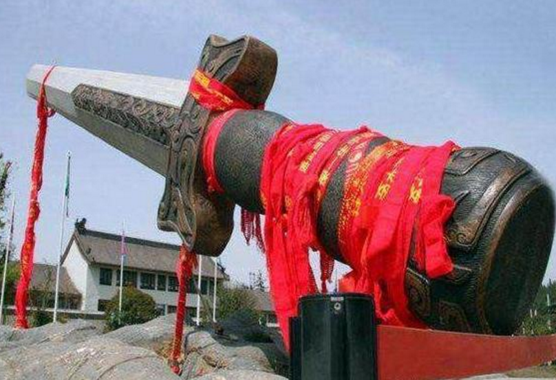 世界四大"镇山剑",其中三把在中国,至今无人能拔出