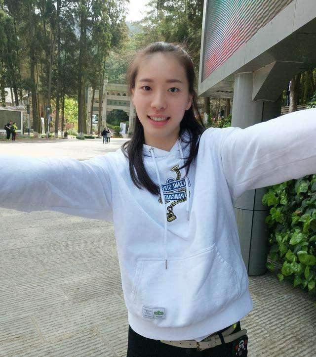 而身为副攻的郑益昕,王辰玥,张宇,秦思宇等人,更是由于她们在比赛中