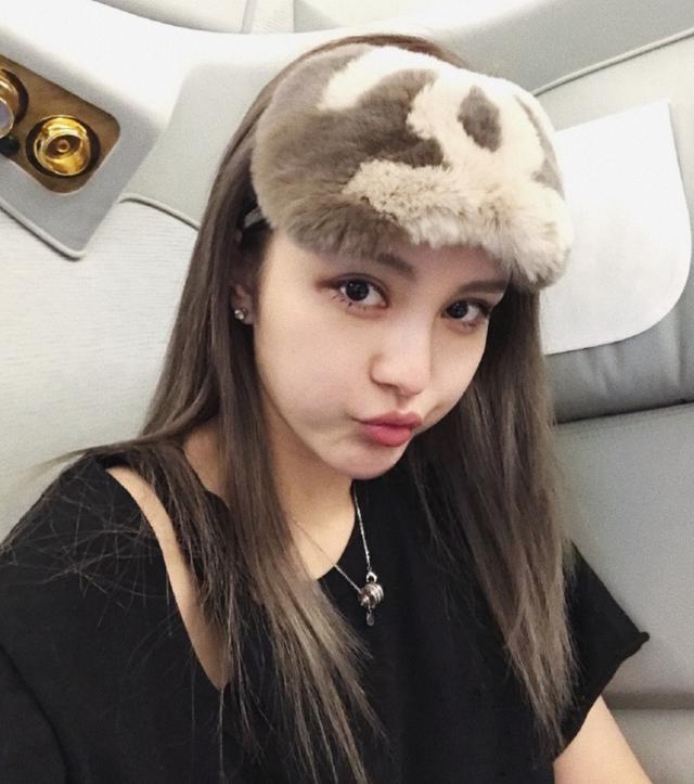 周扬青为准婆婆做10人份大餐庆生,晒照片却无意曝光豪宅内景