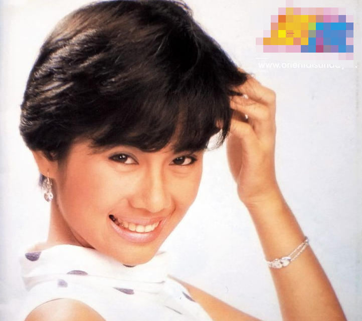 回顾48岁陈松伶初出道靓样,清纯美貌尽展现!