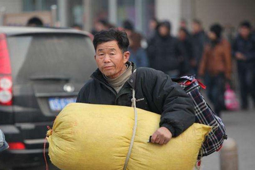 农民工返乡创业,那单位之前买的社保该怎么办?白费了吗?