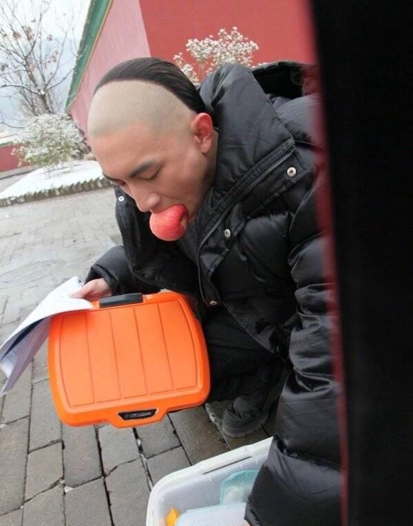 郑嘉颖晒儿子照林更新却被推上了热搜,网友评