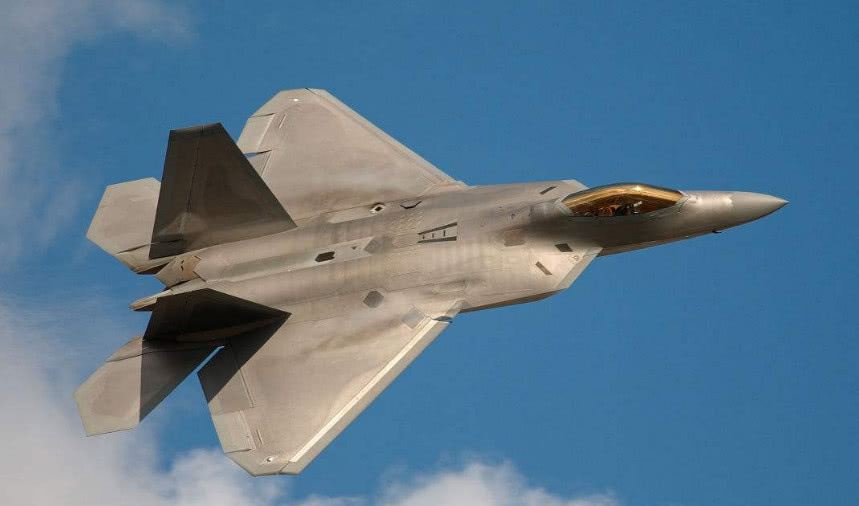 如果战场上歼20和f22相遇会是什么结果美飞行员说出答案