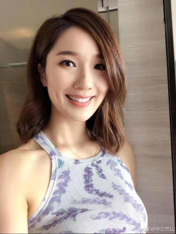 王祖蓝为老婆庆生 亮点全部都在宝宝的四维照片上