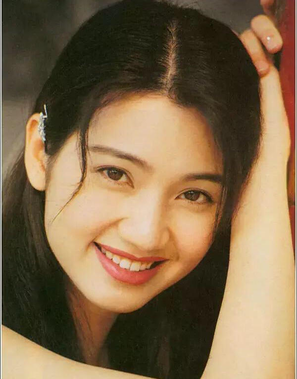 洪欣年轻时美照曝光颜值超高美到令人窒息丝毫不输林青霞王祖贤