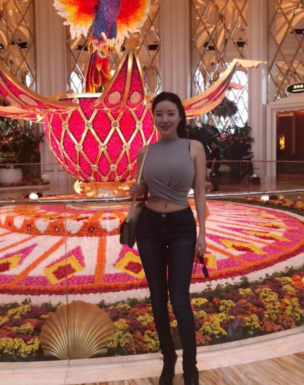 气质超凡脱俗,蒋娉婷依旧美到心坎儿,时尚达人的代表