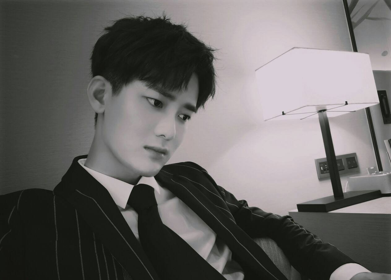 网曝女明星熊梓淇酒吧劝酒辱骂女生 工作人员回应:一派胡言