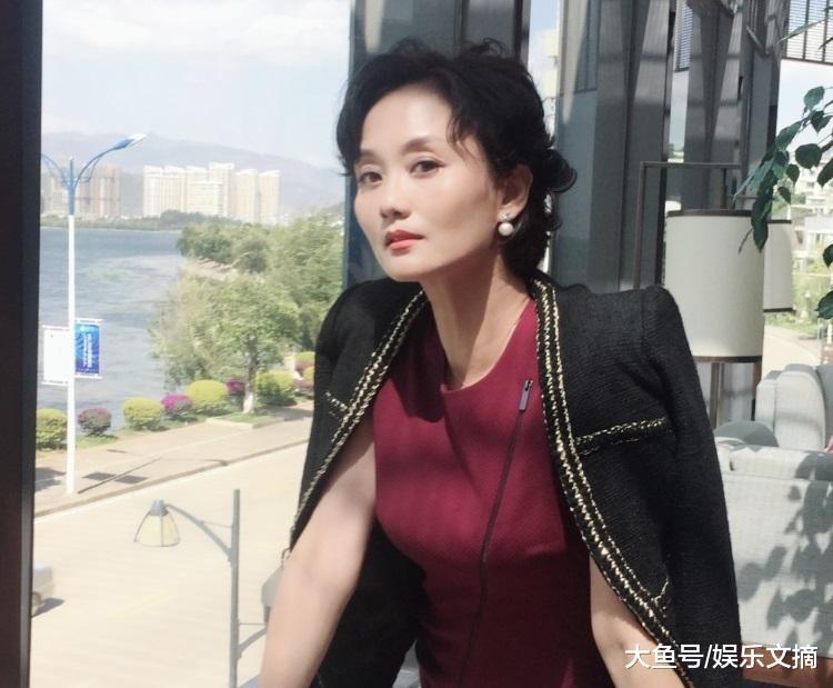 她是张翰的"妈妈", 嫁入豪门却很低调, 如今51岁还是这么美|张翰|李颖