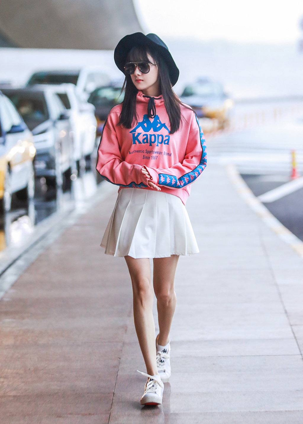 没想到曹曦月那么有女人味换款卷发配休闲装气质都变高级好美