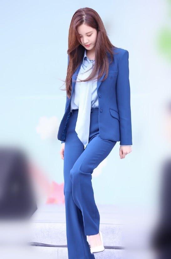 徐贤出席活动气场足!一身蓝色西装实力抢镜,网友:被撩到了!