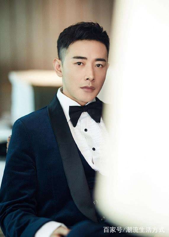 罗晋出席活动,这款发型让他好减龄,显得气色好又帅!