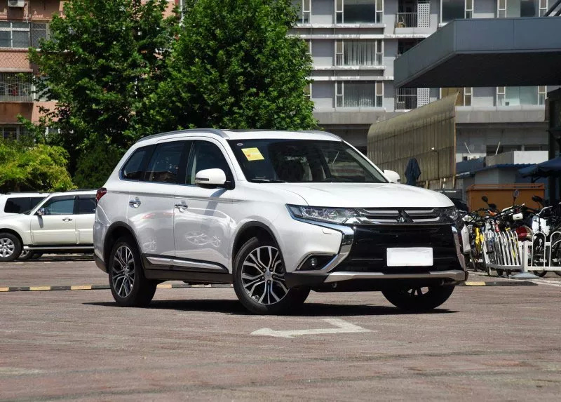 日产奇骏vs三菱欧蓝德,日系7座suv谁更强?