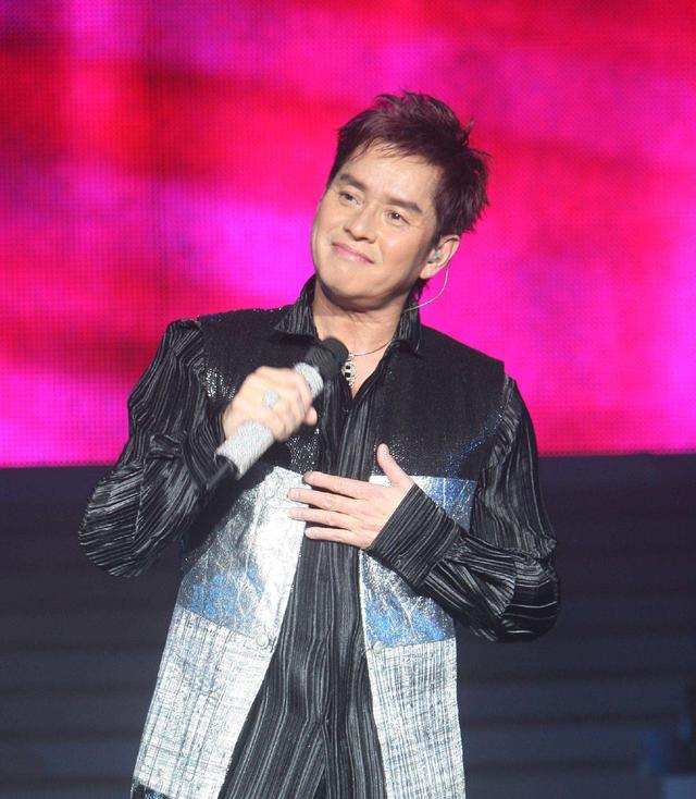 他的经典歌曲超过1000首,金曲就有数百首,却偏爱这3首歌曲