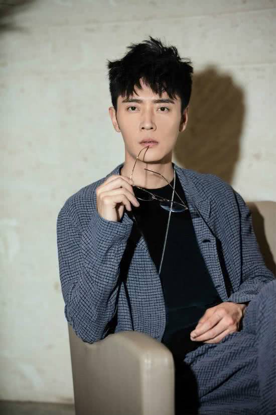 大张伟透漏出张丹峰家庭内情,网友扒出毕滢小号,看完后惊呆了!