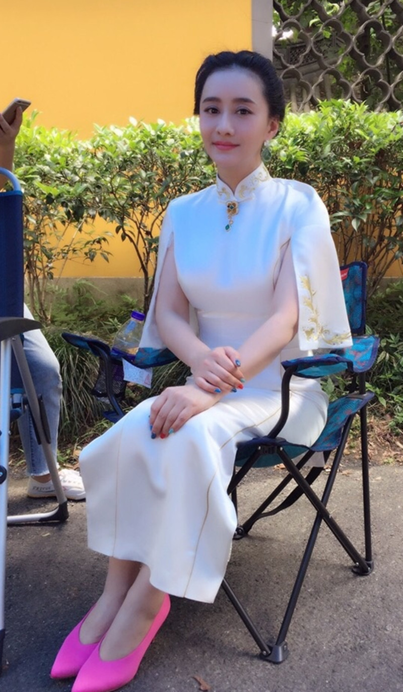 琼瑶女郎陈德容穿粉旗袍像仙女网友民国才有的大家闺秀