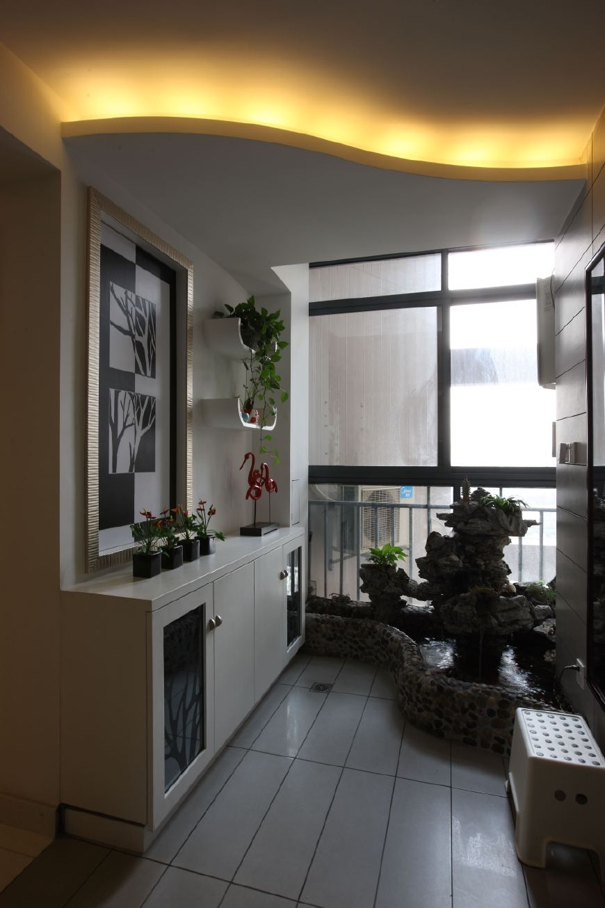 多花2000块在阳台砌个鱼池,邻居夸赞真好看,回家也要学着弄一个