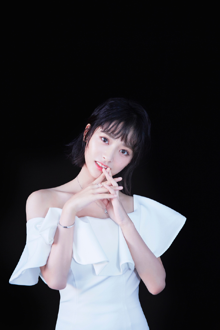 沈月只是剪了一款波波头造型,却美出了新天际,秒变漫画少女