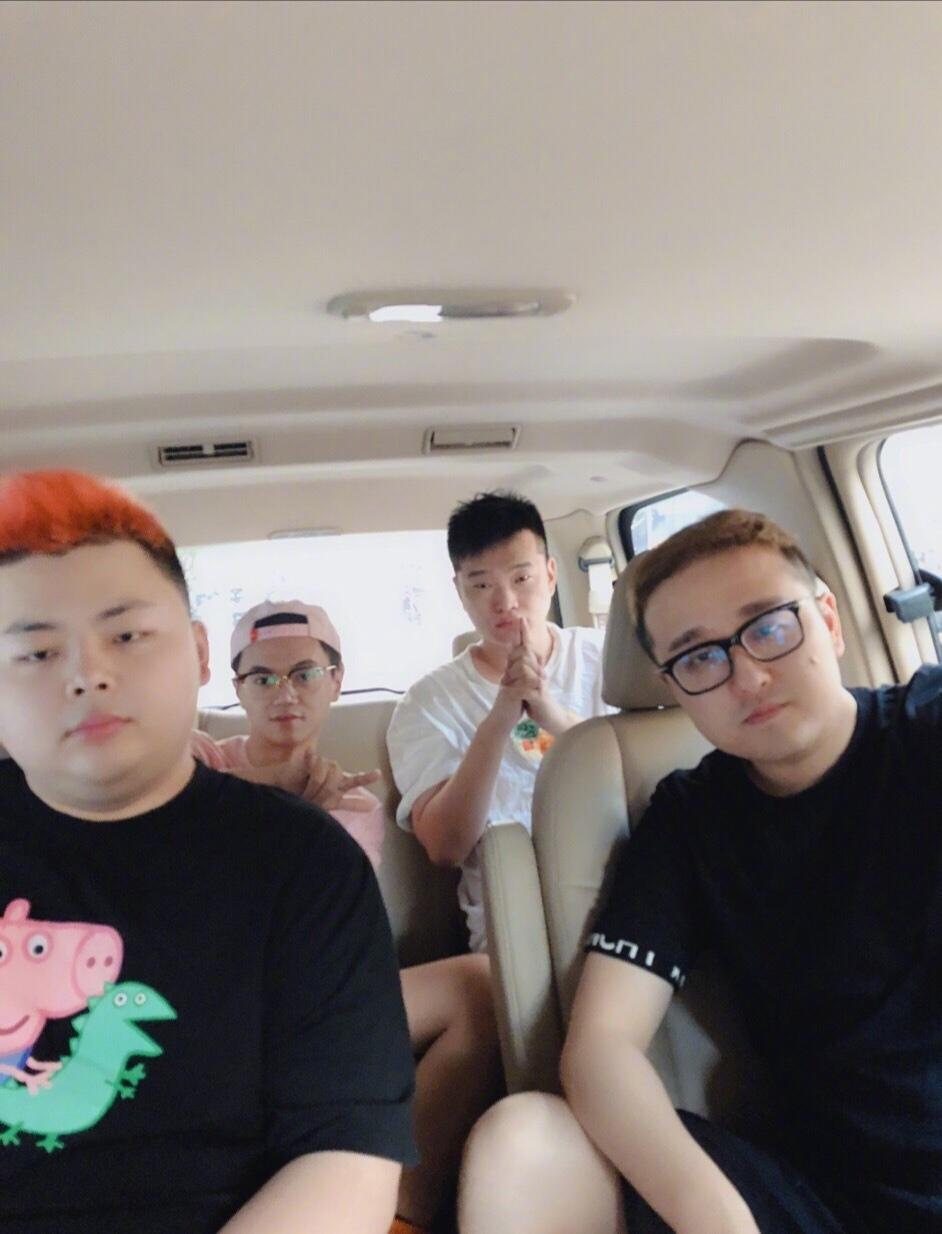 德云色称离开龙珠其它平台抢着要 网友:其中包括海鲜台吗?