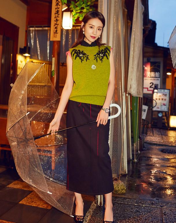 她曾被陈坤苦苦追求,却选择和"丑男"交往,穿搭时尚有气质!