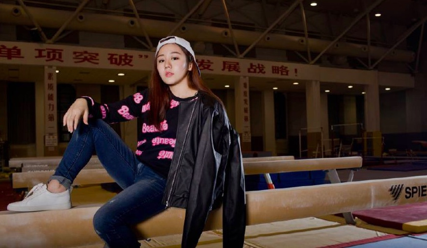 8月13日,邓琳琳和程菲,杨伊琳,江钰源,何可欣,李珊珊在北京奥运会女子