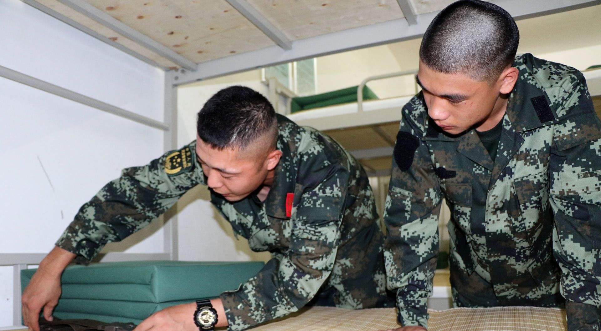 美军效仿我国叠"豆腐块",半年之后,得出了一个结论