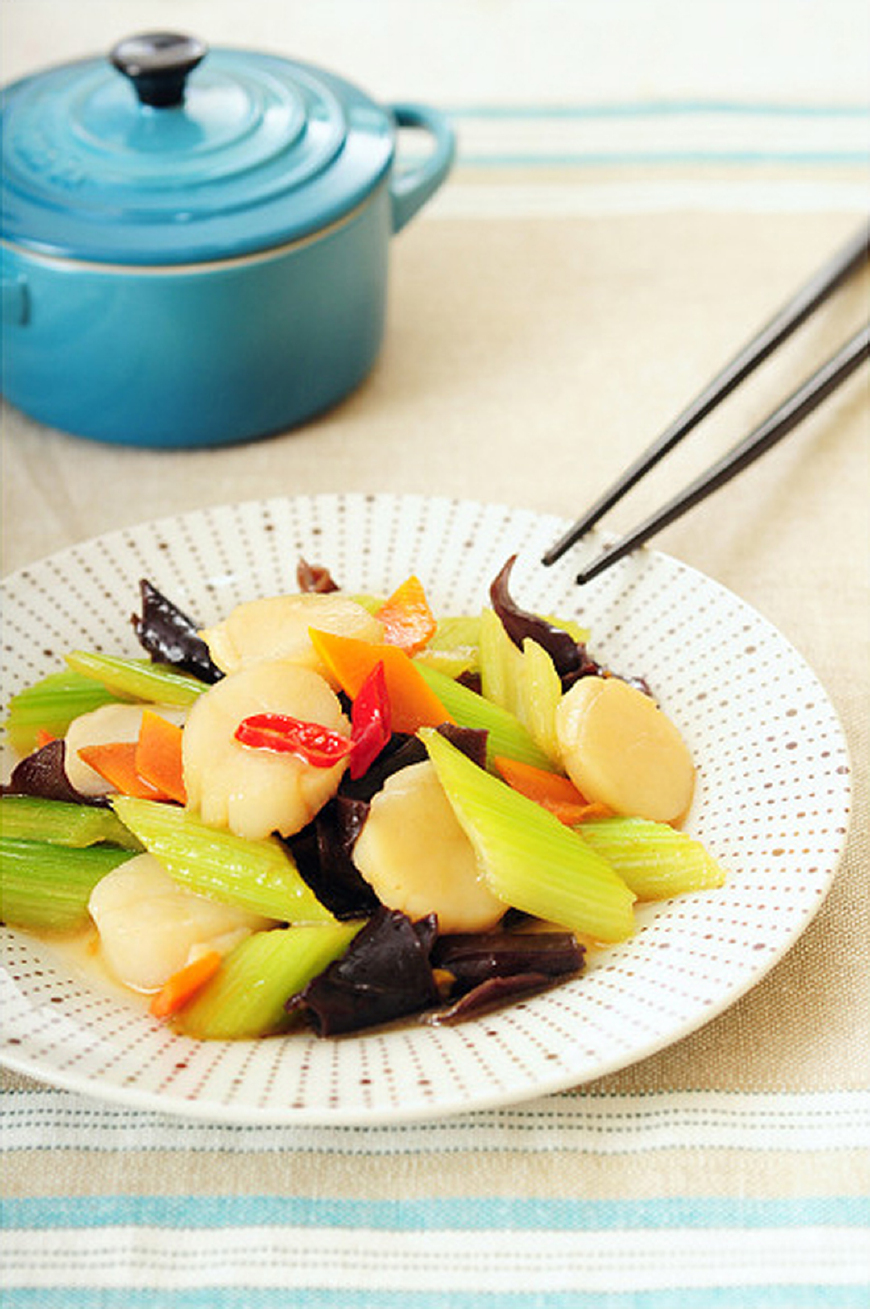 你吃过带子吗大厨教你做西芹炒带子超级美味一顿一盘都不够吃