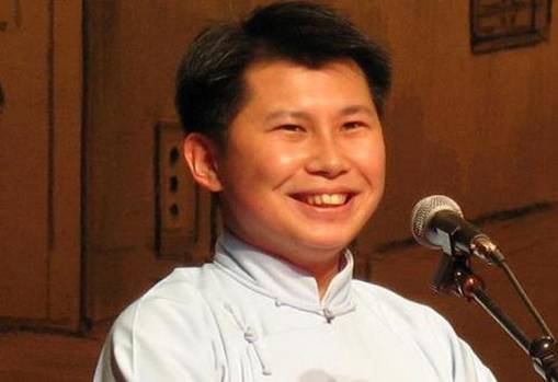 何云伟生活近照曾公开奚落师傅郭德纲如今事业再无起色